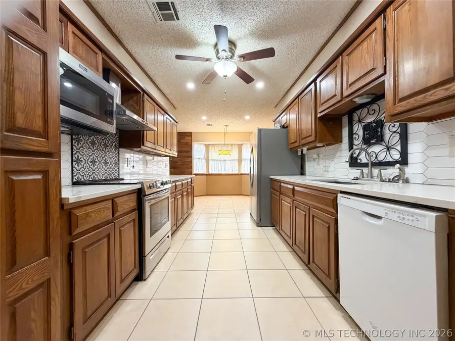 3402 Dakota Avenue, Muskogee, OK 74403 - #3