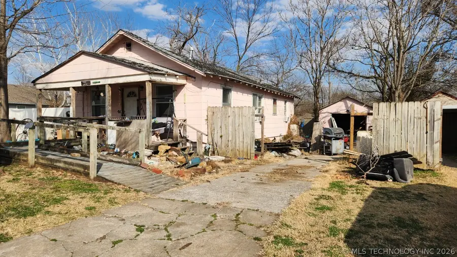 1552 S Maple Avenue, Bartlesville, OK 74003 - #2