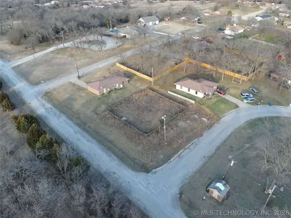 2213 Burkdoll Road, Pawnee, OK 74058