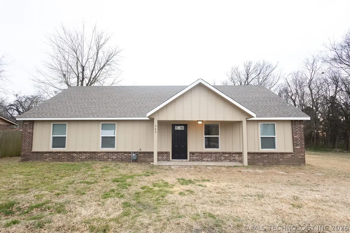 702 SE 10th Street, Wagoner, OK 74467 - #1