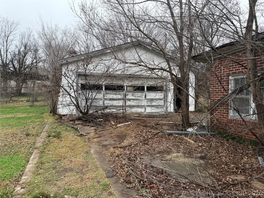 1017 E 10th Street, Pawhuska, OK 74056 - #3