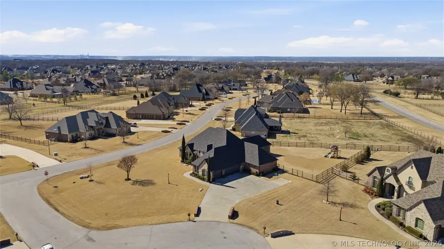 6502 N Oakwood Circle, Owasso, OK 74055 - #3