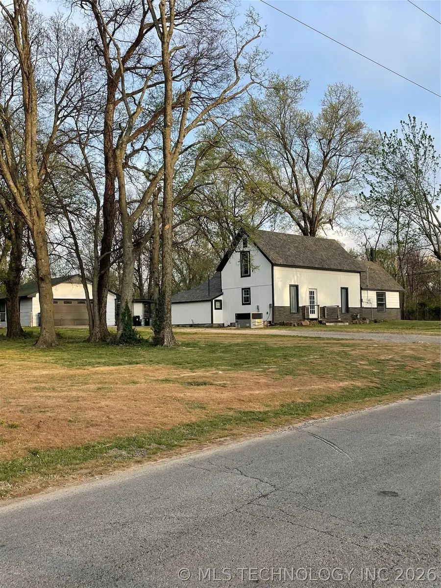 1501 E Cherokee Street, Wagoner, OK 74467 - #3