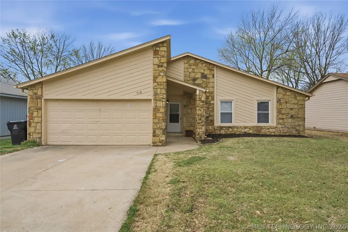 1716 N Butternut Avenue, Broken Arrow, OK 74012 - #1