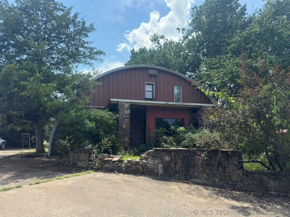 912 W Cedar Street, Stilwell, OK 74960 - #1