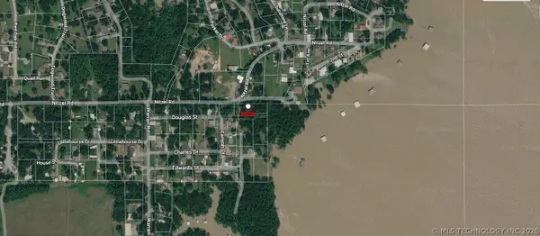 Douglas Street, Eufaula, OK 74432