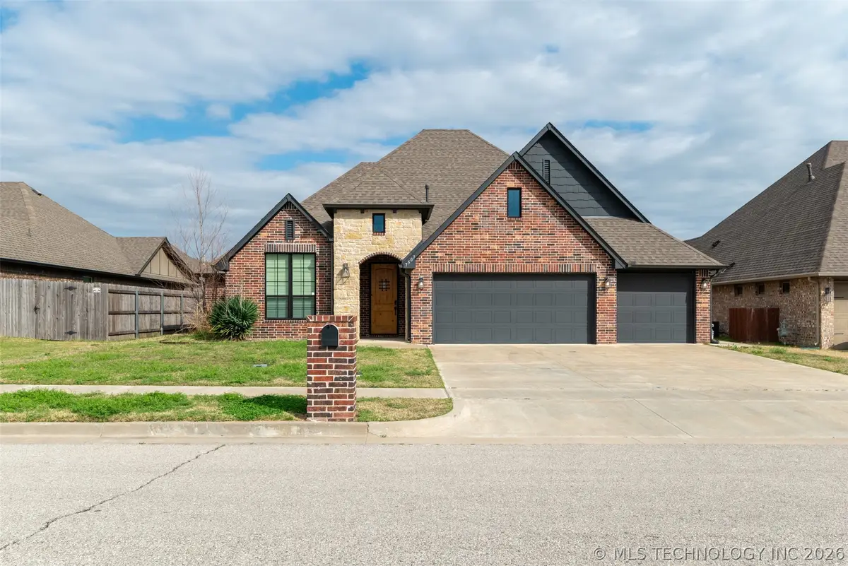 7507 E 82nd Street N, Owasso, OK 74055 - #1