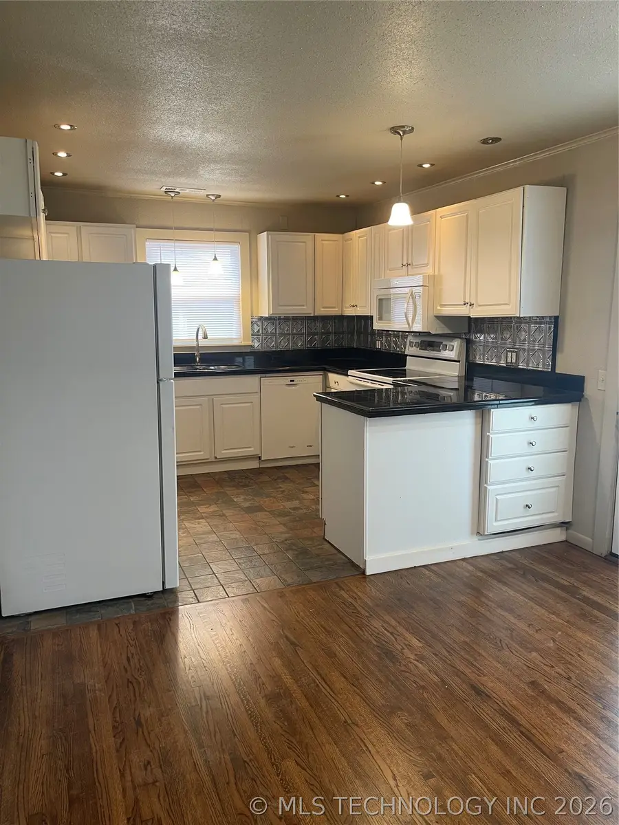 504 W Toledo Street, Broken Arrow, OK 74012 - #2