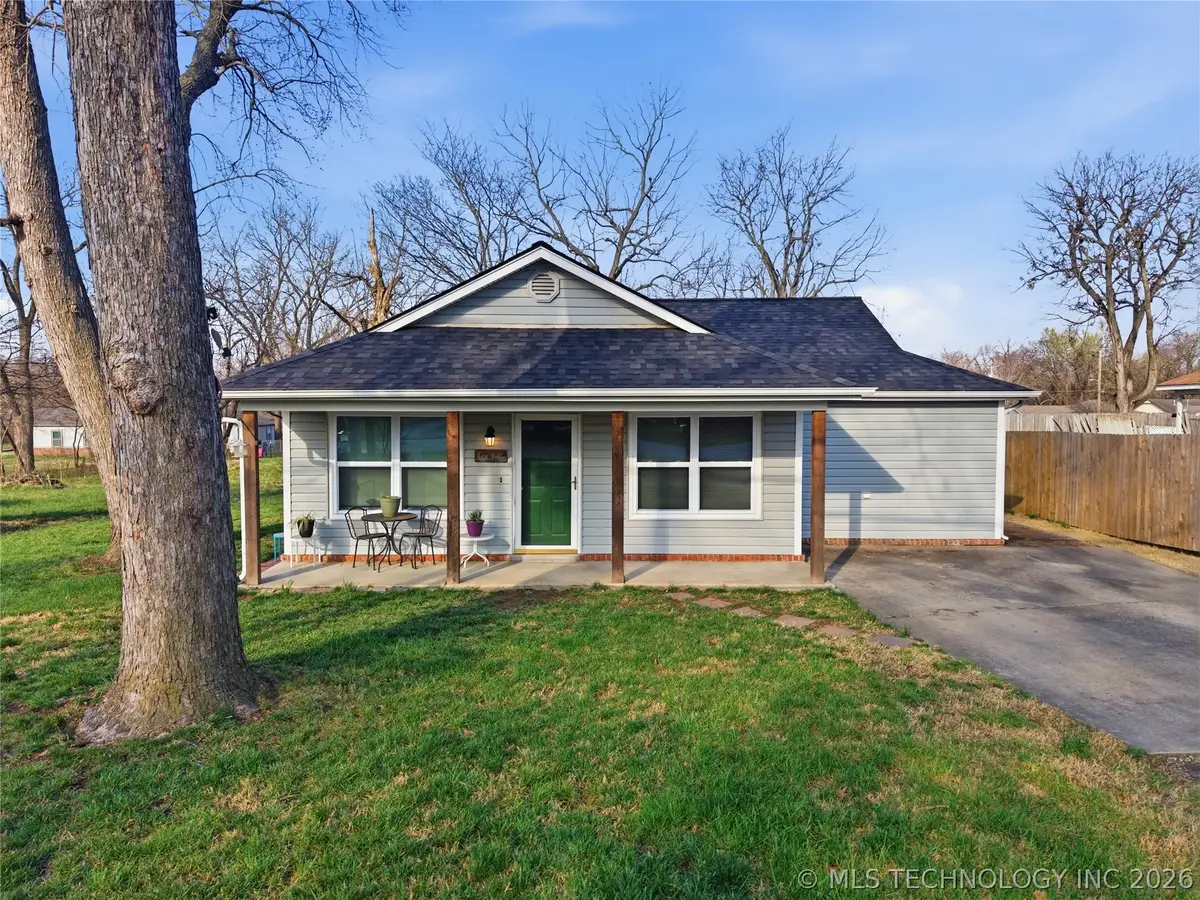 206 S Division Street, Coweta, OK 74429 - #1