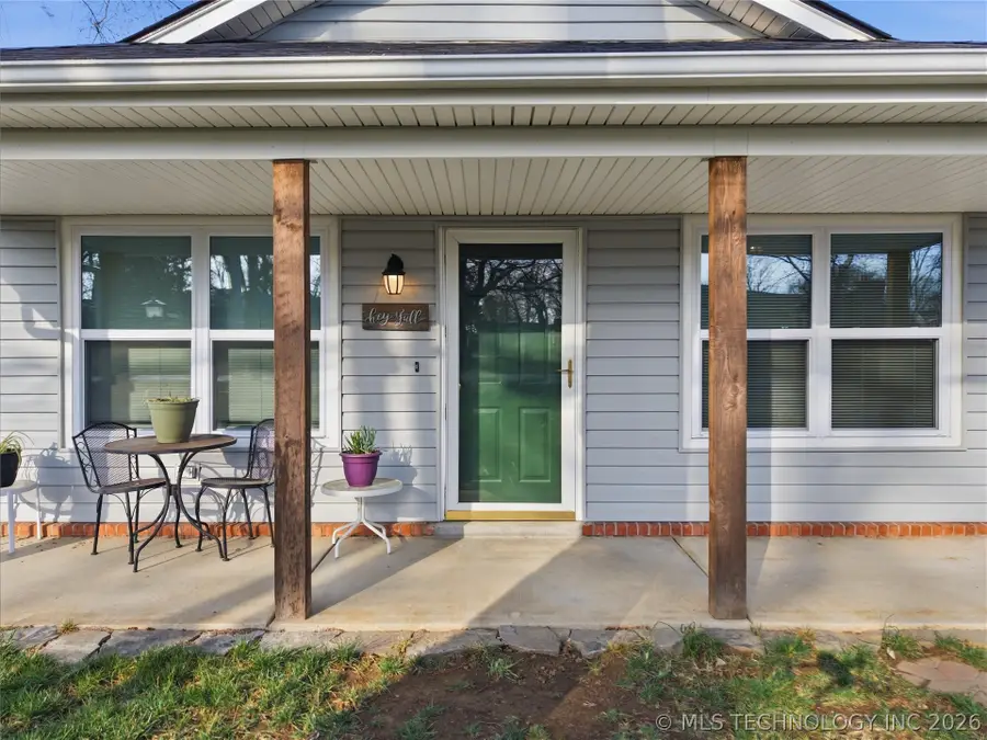 206 S Division Street, Coweta, OK 74429 - #3