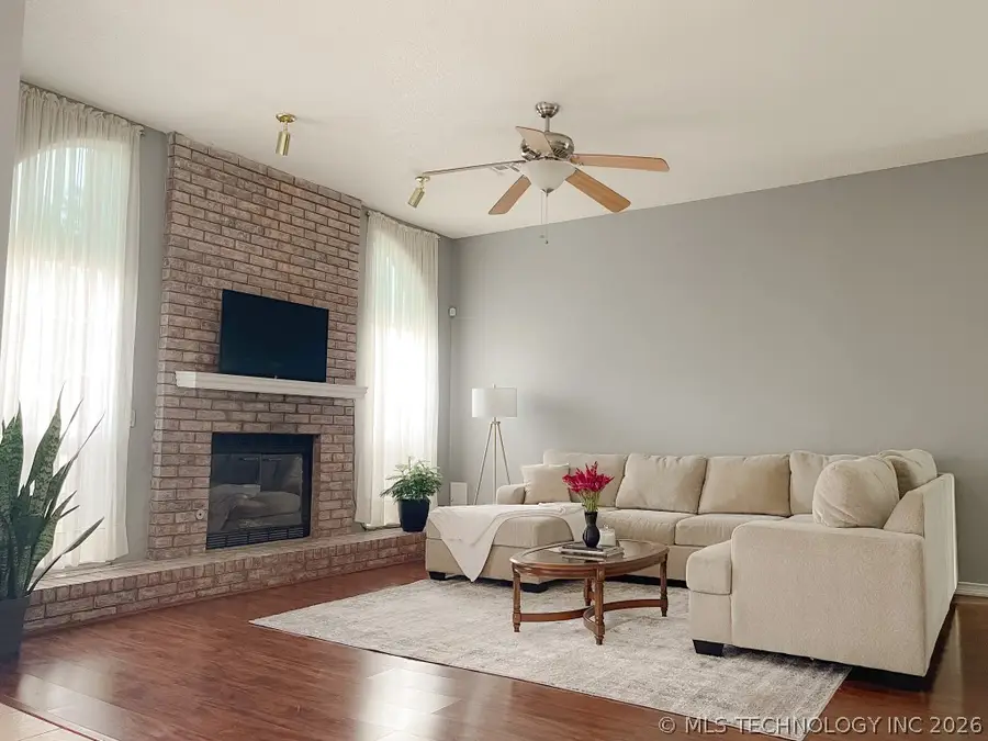 308 S Indianwood Avenue, Broken Arrow, OK 74012 - #2