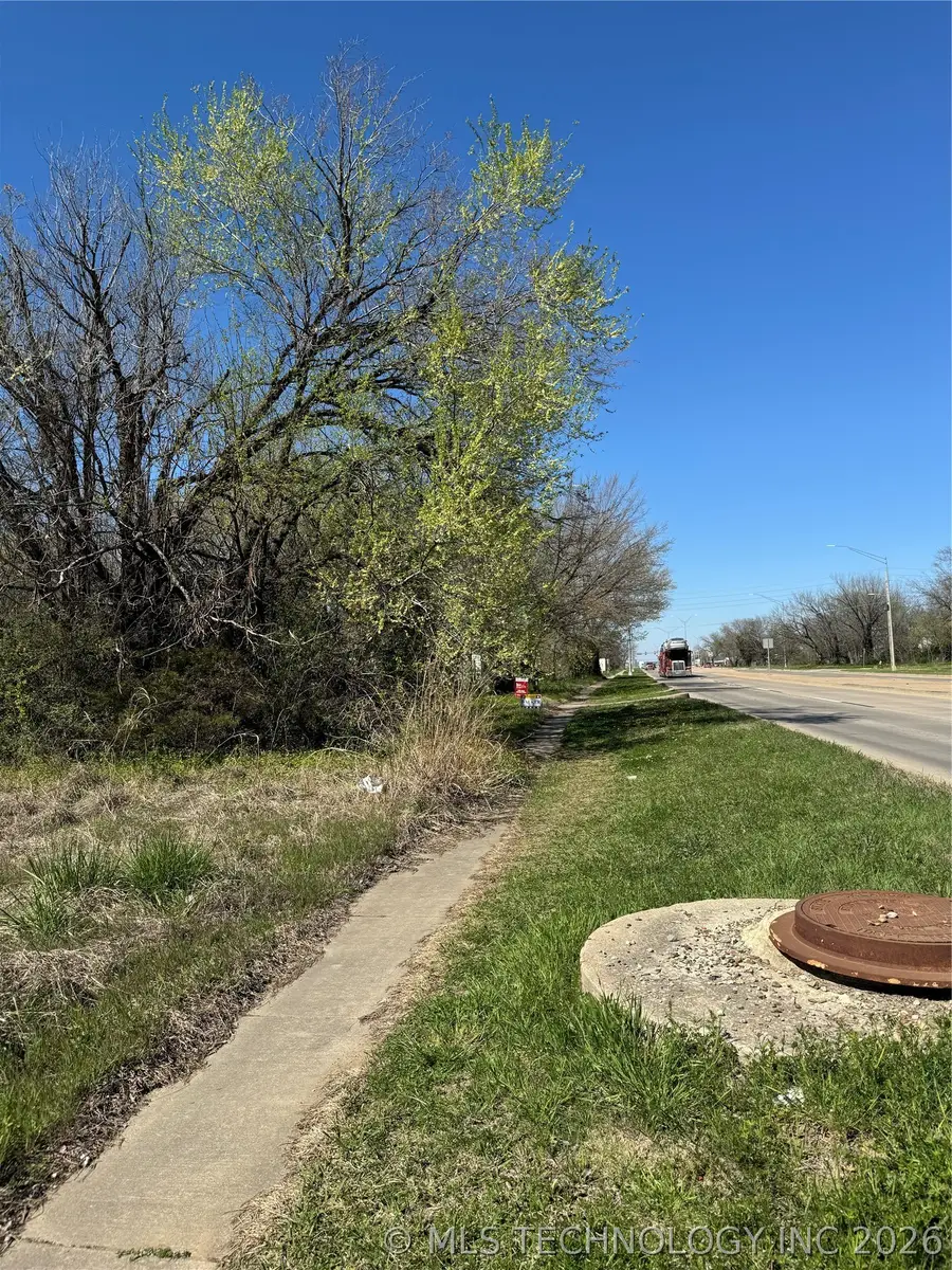1020 N Wood Drive, Okmulgee, OK 74447 - #3
