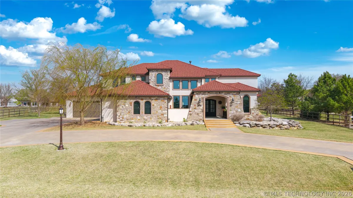 6403 N Wildwood Lane, Owasso, OK 74055 - #1