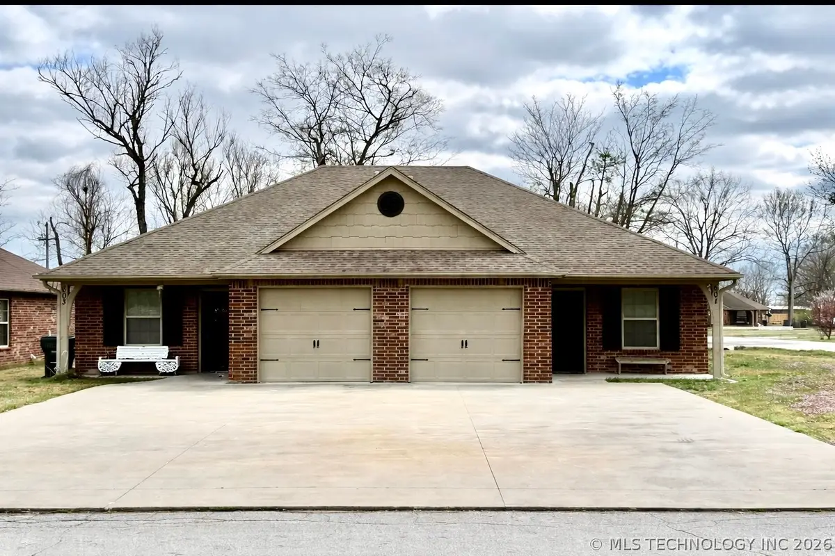 601 E 11th Street, Claremore, OK 74017 - #1