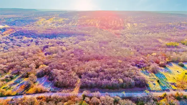 8250 Valley View Drive, Beggs, OK 74421