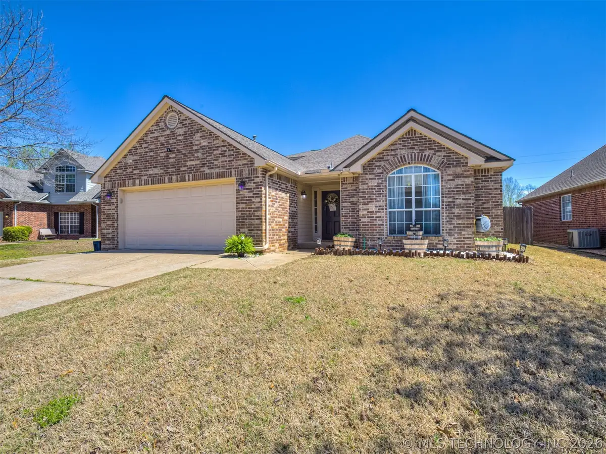 615 N Douglas Street, Jenks, OK 74037 - #1