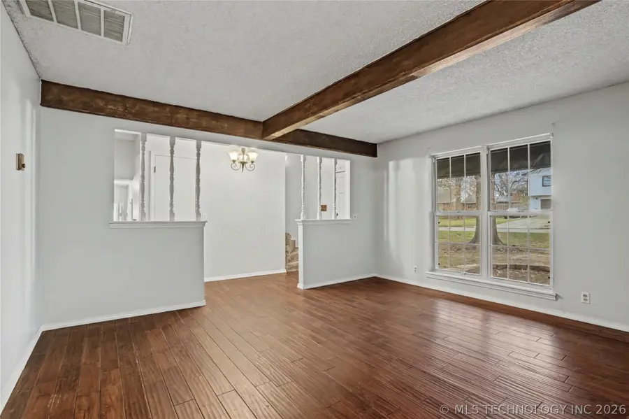 1034 E Courtney Avenue, Sapulpa, OK 74066 - #3