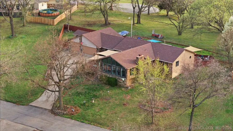 1504 Carey Drive, Grove, OK 74344 - #3