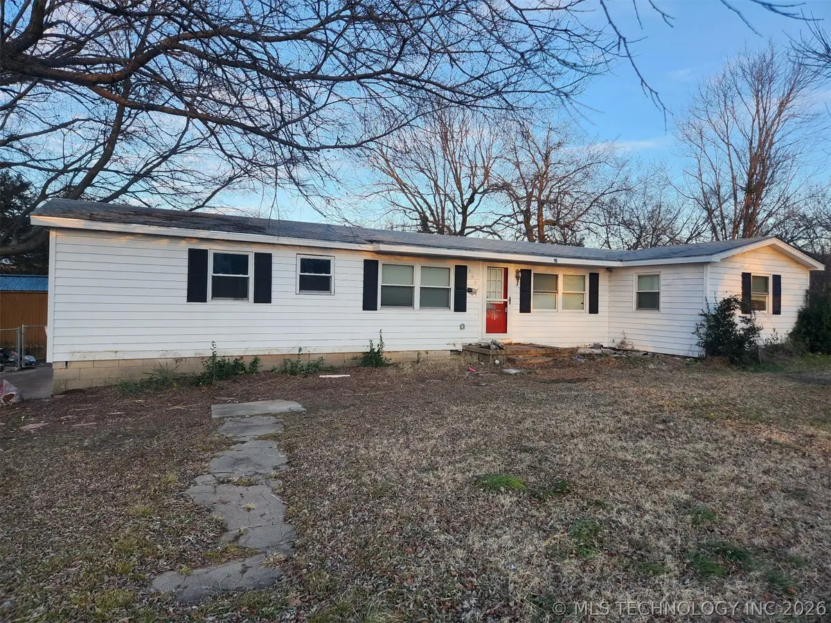 300 SE Johnson, Canadian, OK 74425 - #1