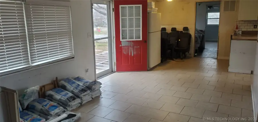 300 SE Johnson, Canadian, OK 74425 - #3