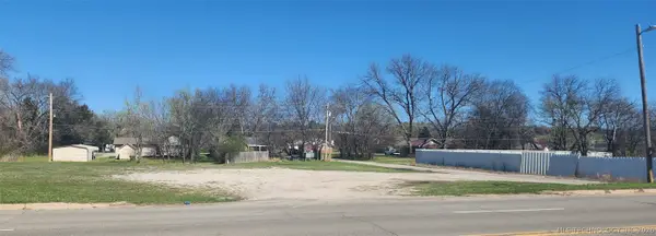 1500 W Main Street, Henryetta, OK 74437