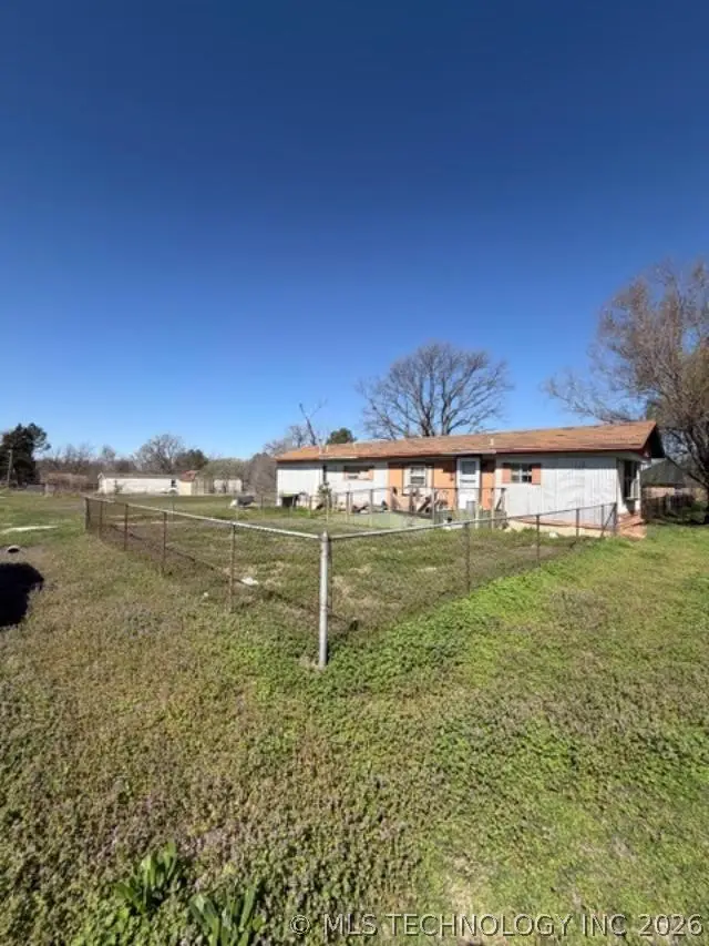 510 E Willow, Holdenville, OK 74848 - #1