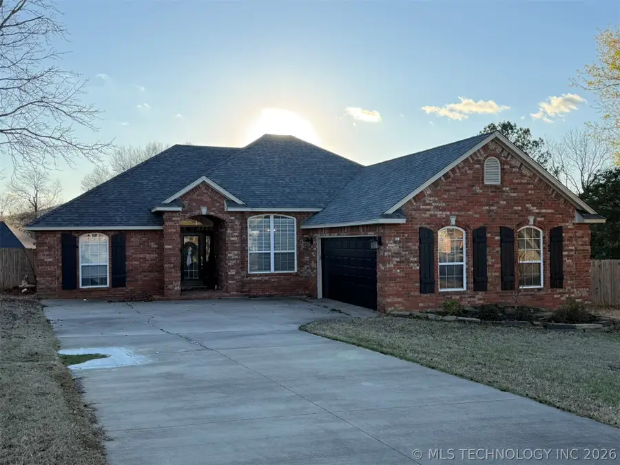 1813 Nightingale Circle, McAlester, OK 74501 - #2