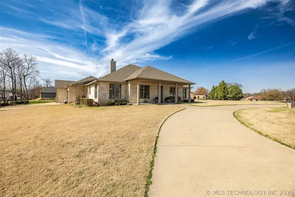 33389 S Coves Drive, Afton, OK 74331