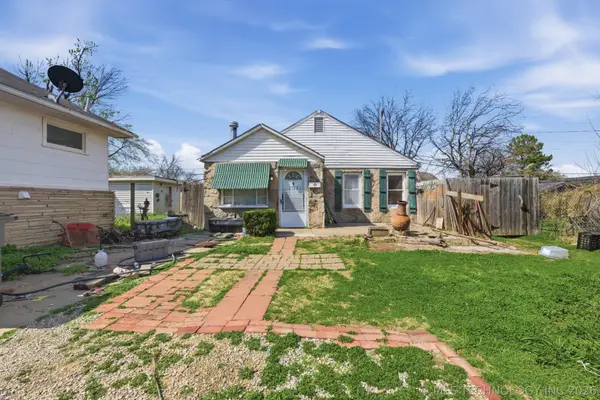 1122 S Xanthus Place, Tulsa, OK 74104