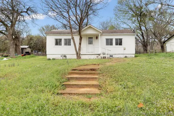 815 N J Street, Hugo, OK 74743