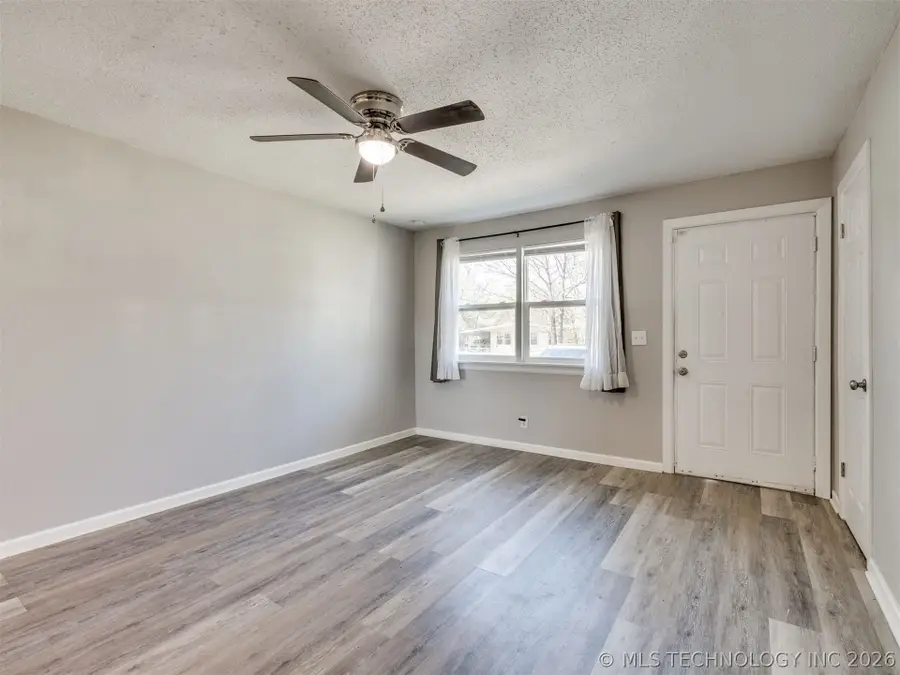 250 E 51st Place, Tulsa, OK 74126 - #3