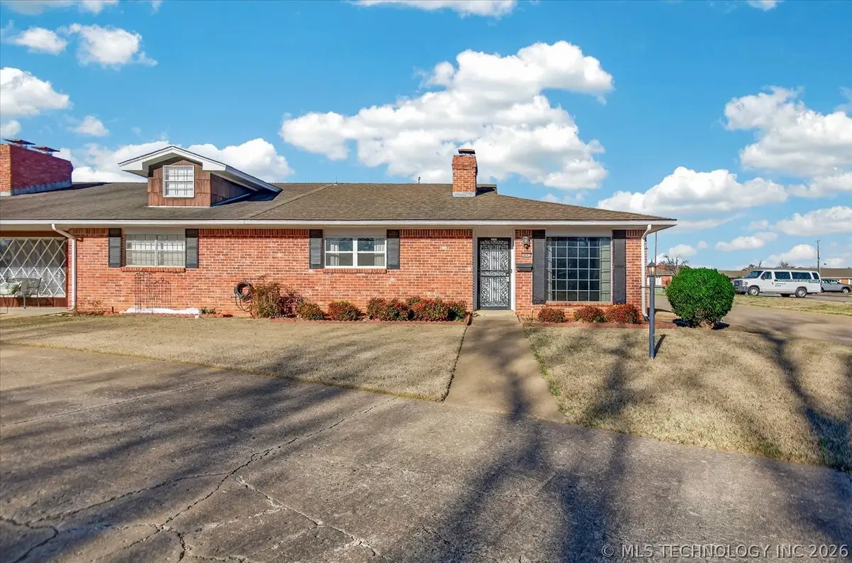 1401 SE Swan Drive, Bartlesville, OK 74006 - #1
