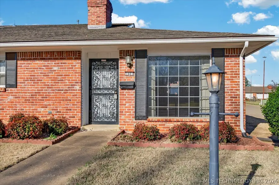1401 SE Swan Drive, Bartlesville, OK 74006 - #3