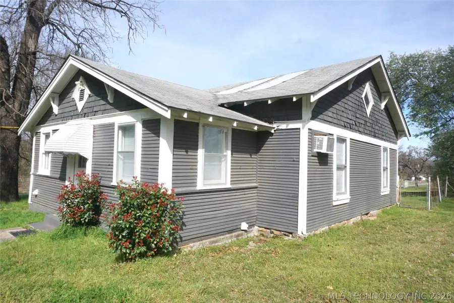 311 W Madison Street, Henryetta, OK 74437 - #2