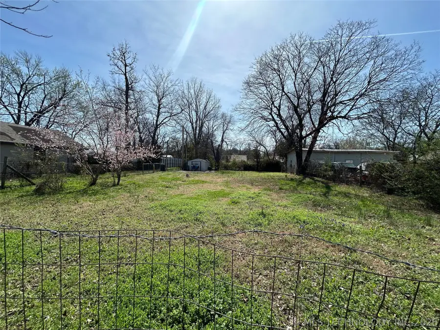 405 Earl Street, Tahlequah, OK 74464 - #3