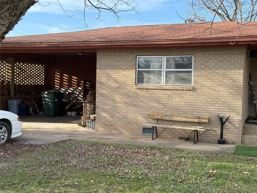 720 W Young Street, Morris, OK 74445 - #2