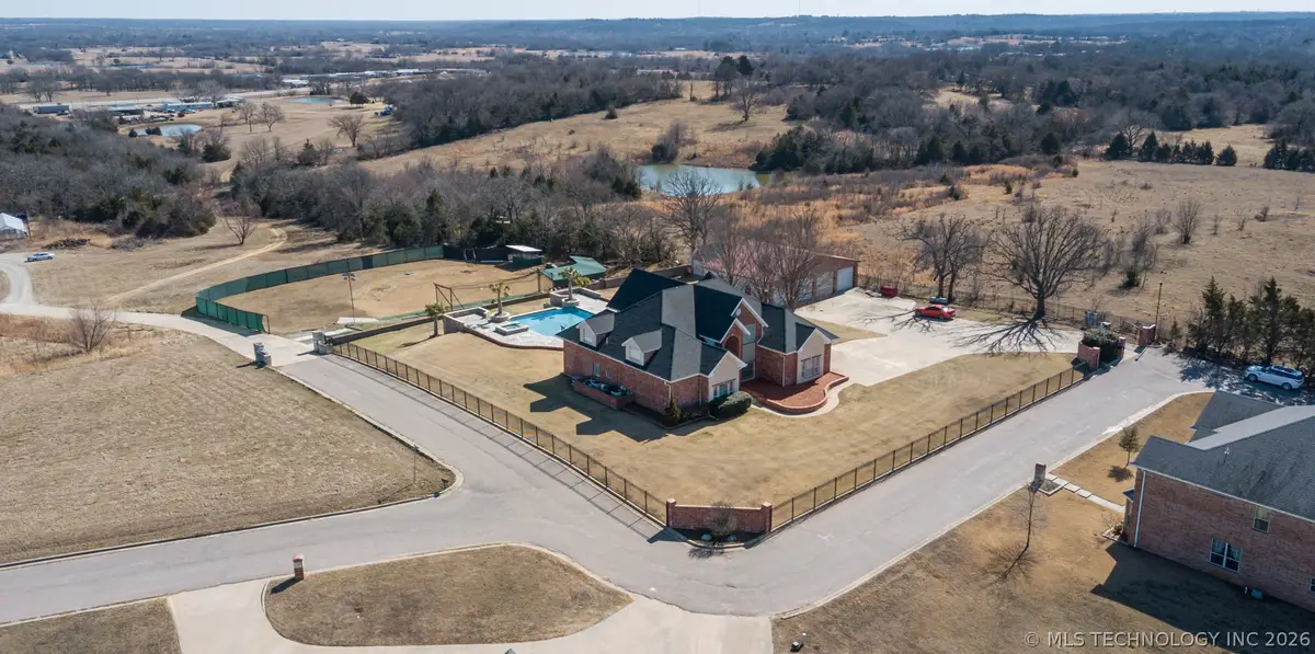 203 Hillcrest Heights, Durant, OK 74701 - #1