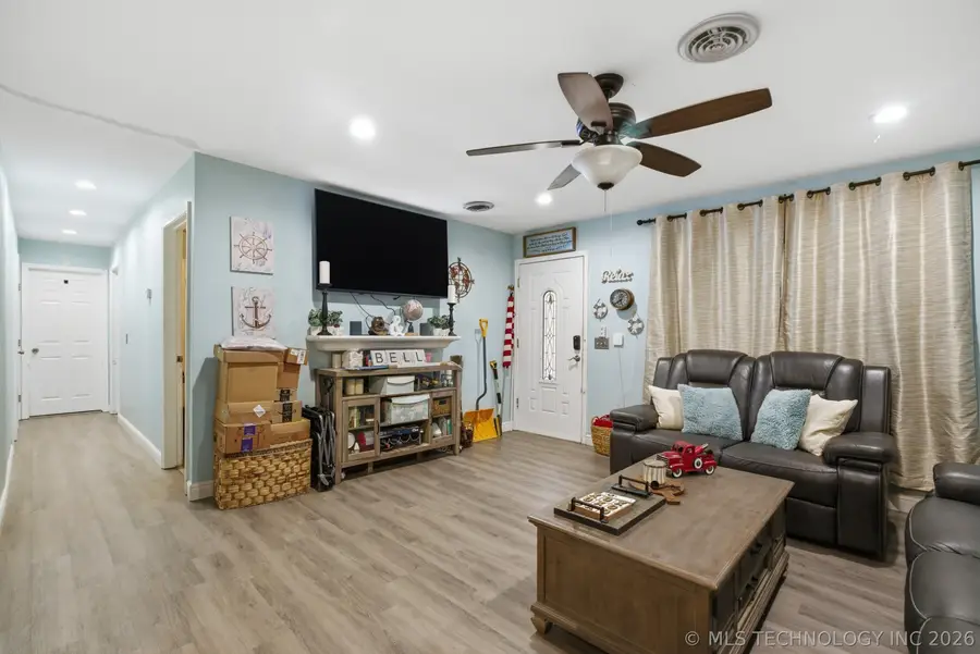 1007 S Choctaw Place, Claremore, OK 74017 - #3