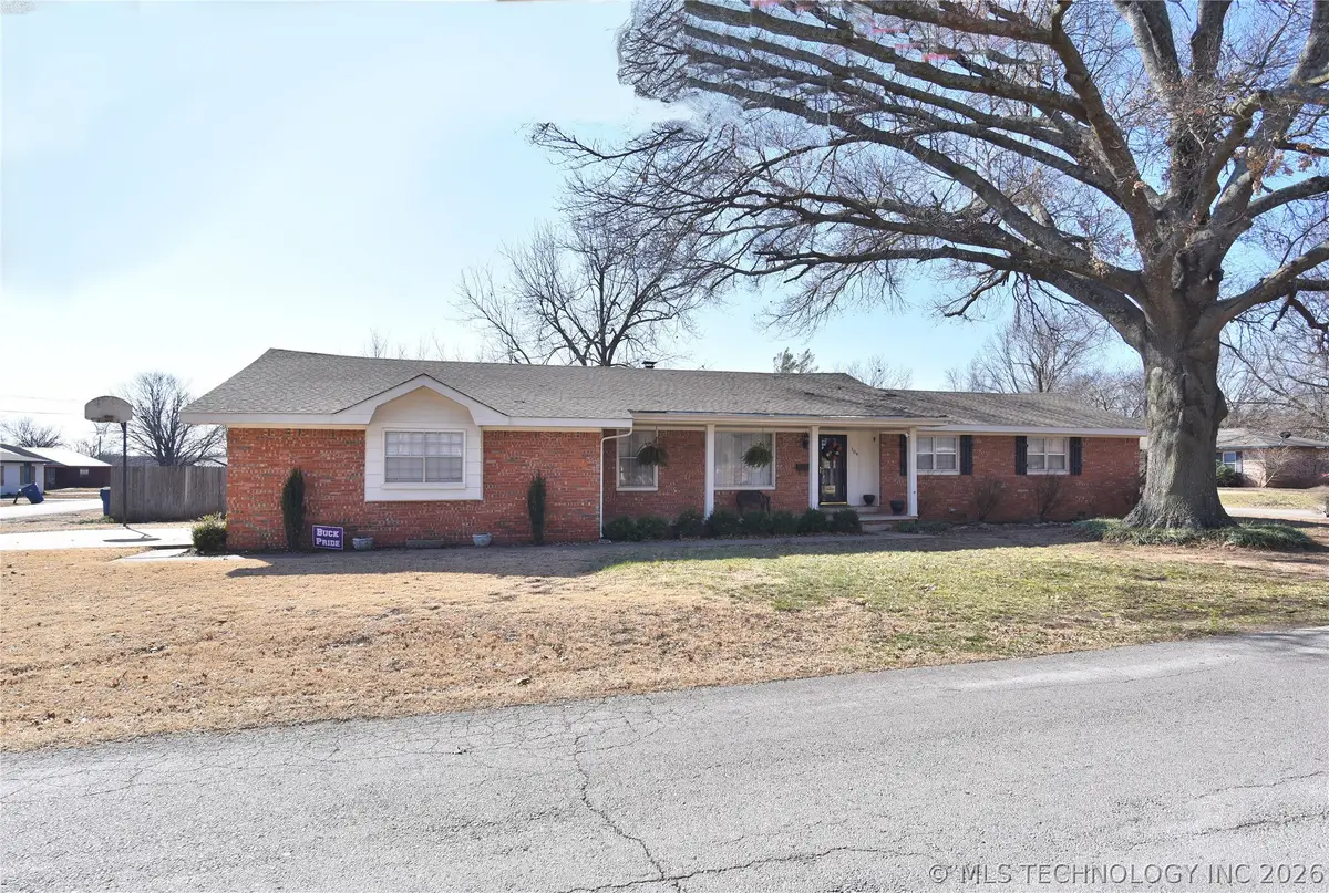 104 E 11th Street, Hominy, OK 74035 - #1