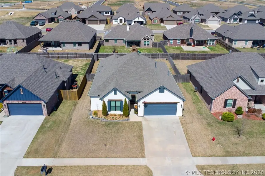 27423 E 109th Street S, Coweta, OK 74429 - #2