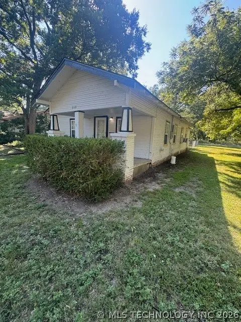 200 S 12th Avenue, Madill, OK 73446 - #2