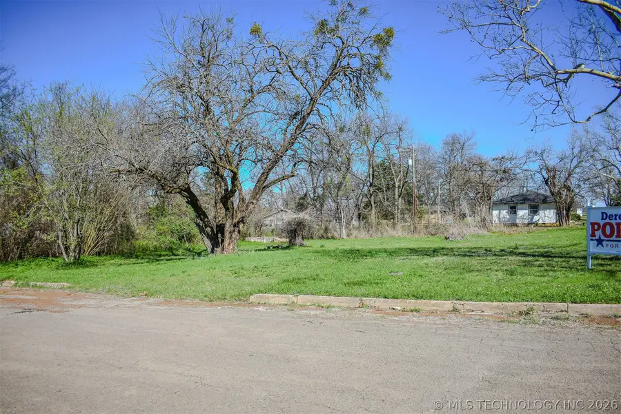 403 N Broadway Street, Hugo, OK 74743 - #2