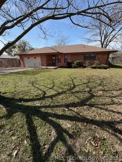 524 N Kelker Street, Holdenville, OK 74848