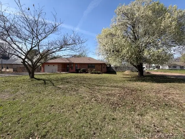 524 N Kelker Street, Holdenville, OK 74848 - #2