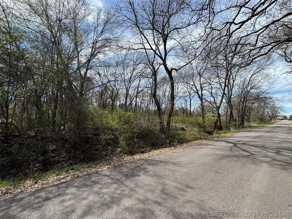 E 10th Street, Atoka, OK 74525