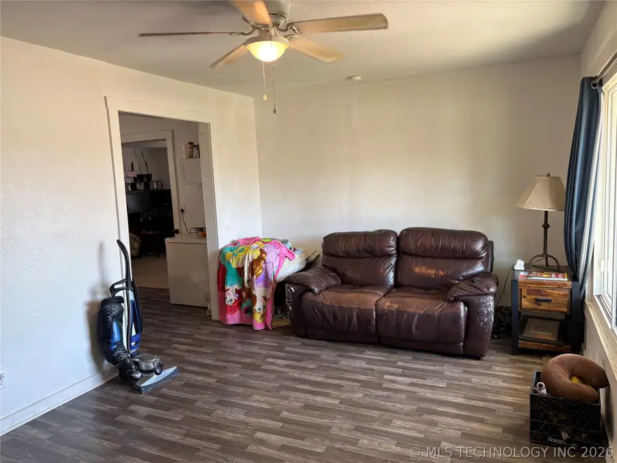 706 Coyne Street, Miami, OK 74354 - #3