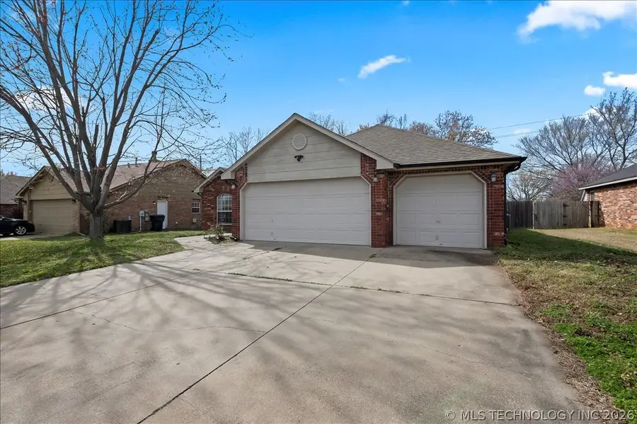 11822 N 107th East Avenue, Collinsville, OK 74021 - #2