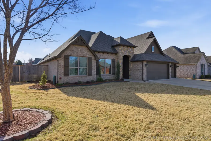 1204 Fairway Street, Claremore, OK 74019 - #2