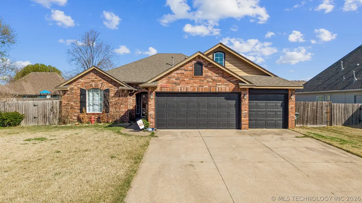 8027 Vintage Trace Drive, Claremore, OK 74019 - #1
