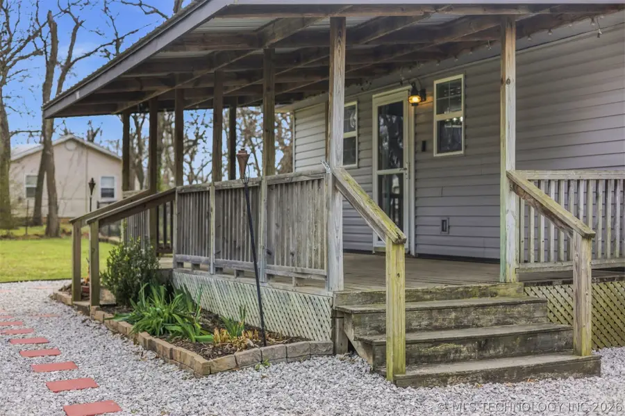 806 S Hickory Street, Nowata, OK 74048 - #2